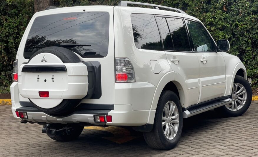 2014 Mitsubishi Pajero Shogun SG2