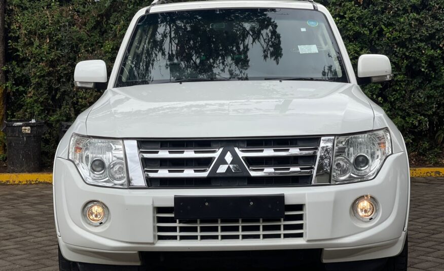 2014 Mitsubishi Pajero Shogun SG2