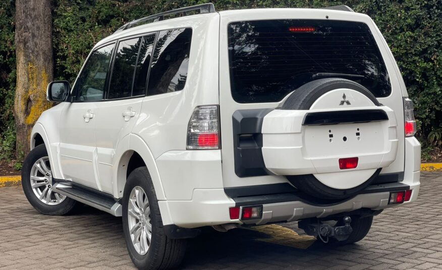 2014 Mitsubishi Pajero Shogun SG2