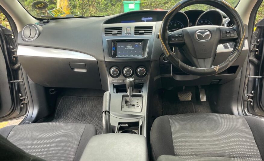 2013 Mazda Axela