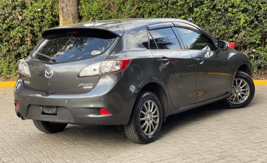 2013 Mazda Axela