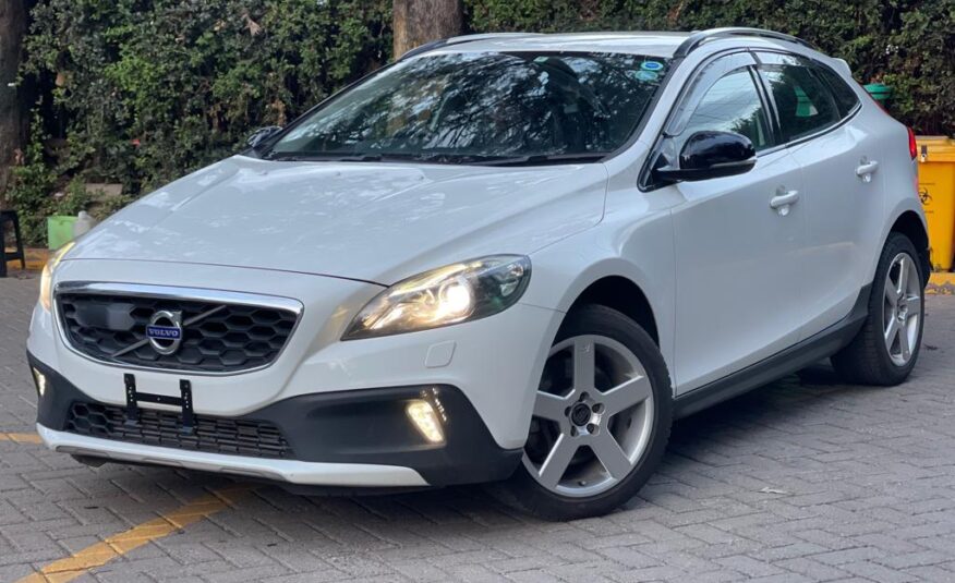 2015 Volvo V40 T4