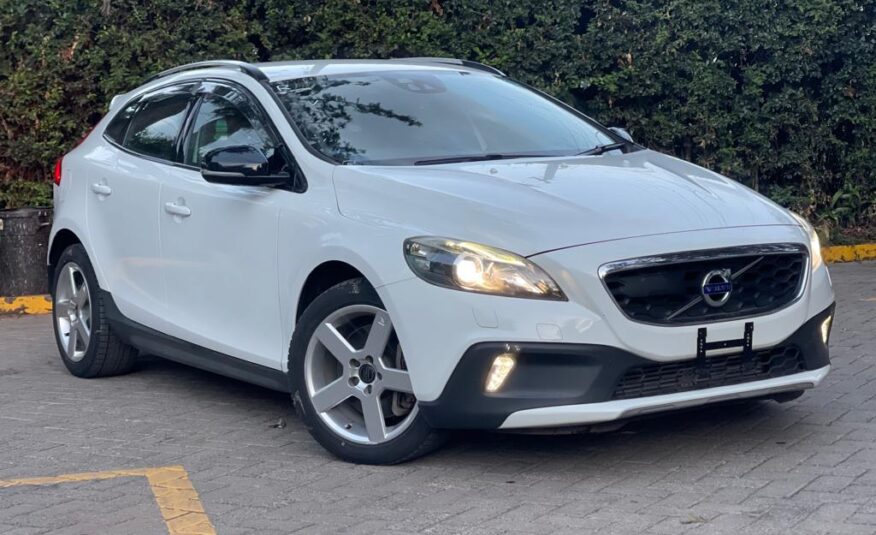 2015 Volvo V40 T4