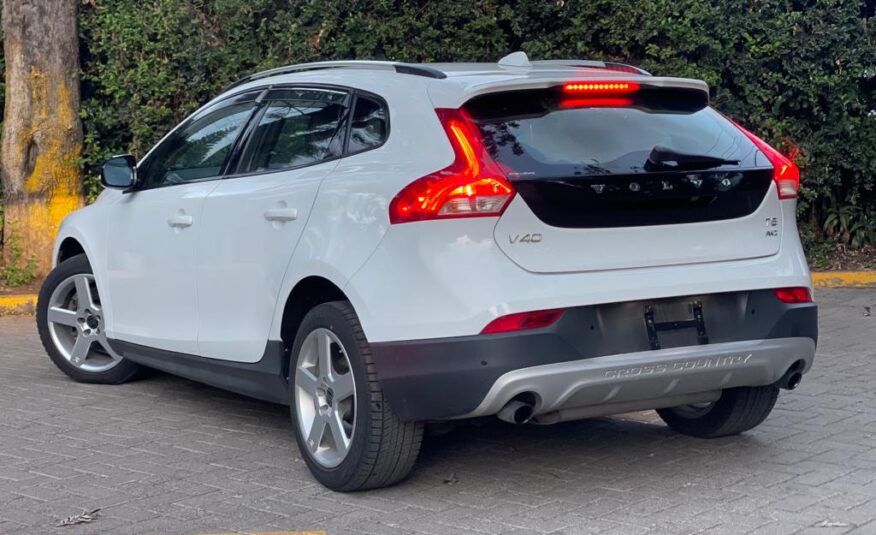 2015 Volvo V40 T4