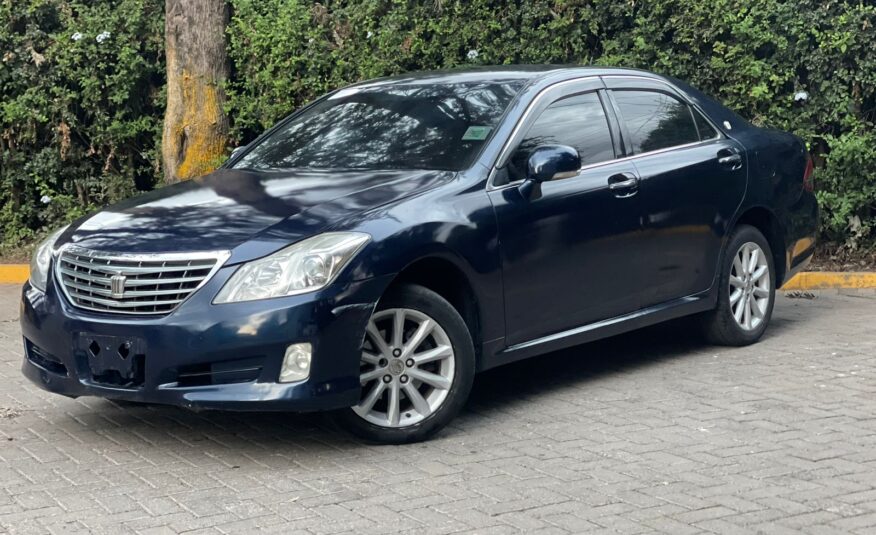 2010 Toyota Crown