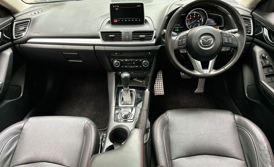 2016 Mazda Axela