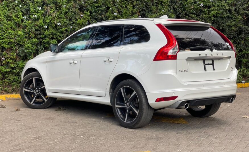 2016 Volvo XC60 R-LINE T6 AWD