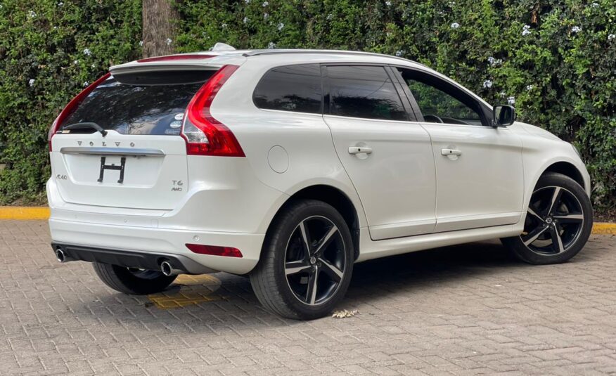 2016 Volvo XC60 R-LINE T6 AWD