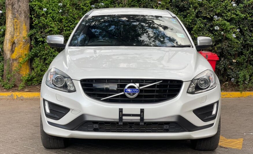 2016 Volvo XC60 R-LINE T6 AWD