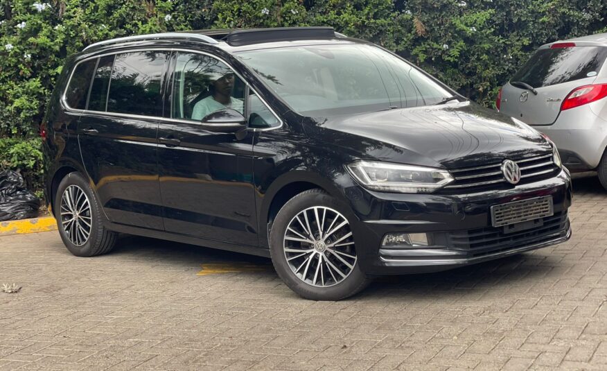 2017 Volkswagen Golf Touran 1.4T