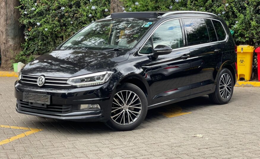 2017 Volkswagen Golf Touran 1.4T