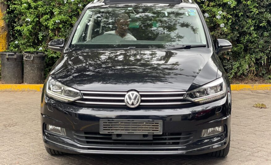 2017 Volkswagen Golf Touran 1.4T