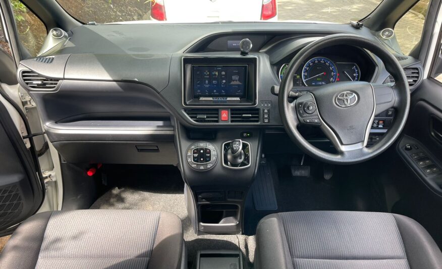 2016 Toyota Voxy Hybrid