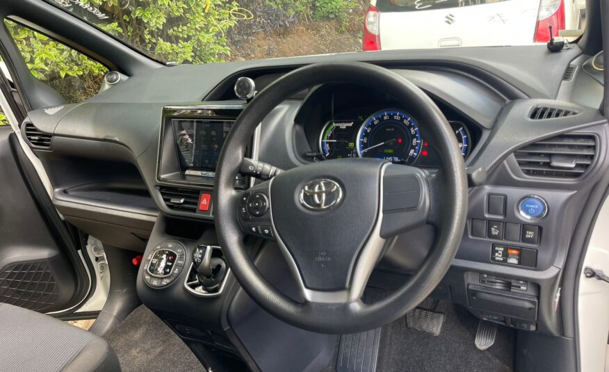 2016 Toyota Voxy Hybrid