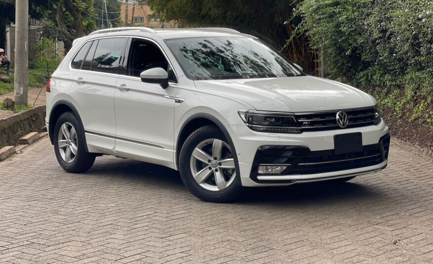 2017 Volkswagen Tiguan R-LINE