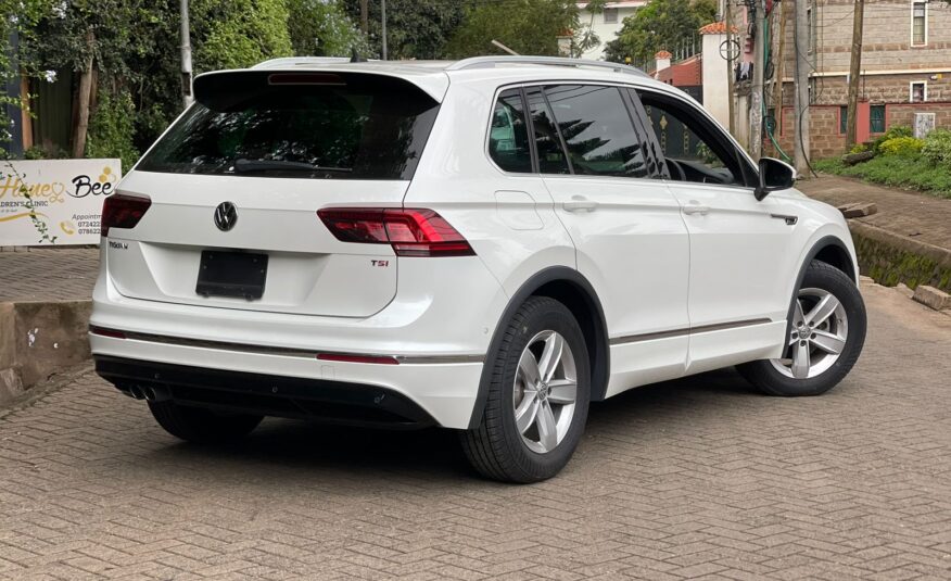 2017 Volkswagen Tiguan R-LINE