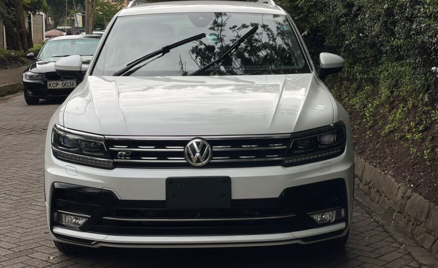 2017 Volkswagen Tiguan R-LINE