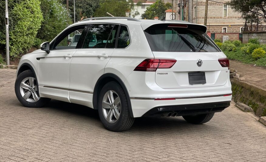 2017 Volkswagen Tiguan R-LINE