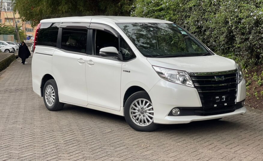 2016 Toyota Noah Hybrid