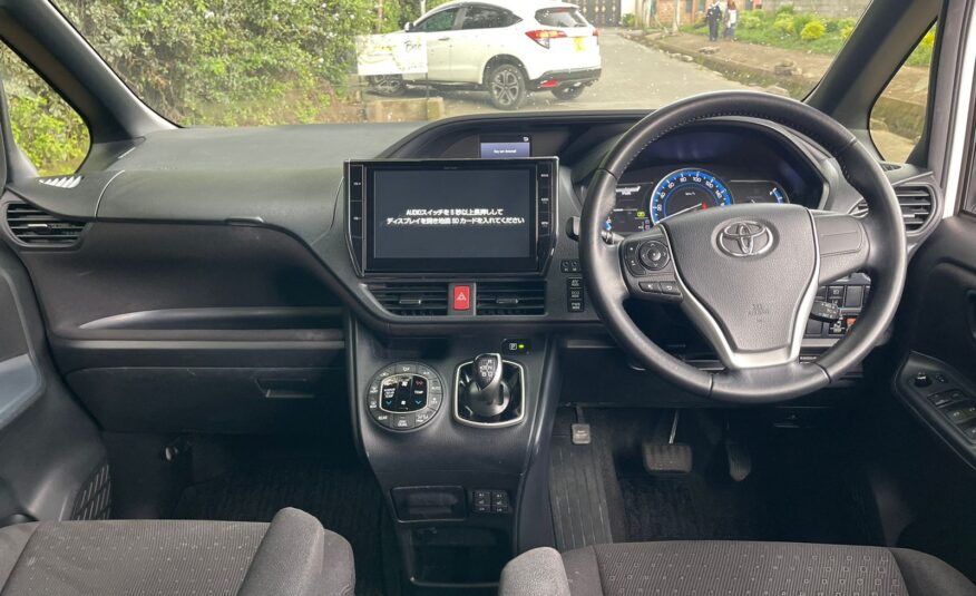 2016 Toyota Noah Hybrid