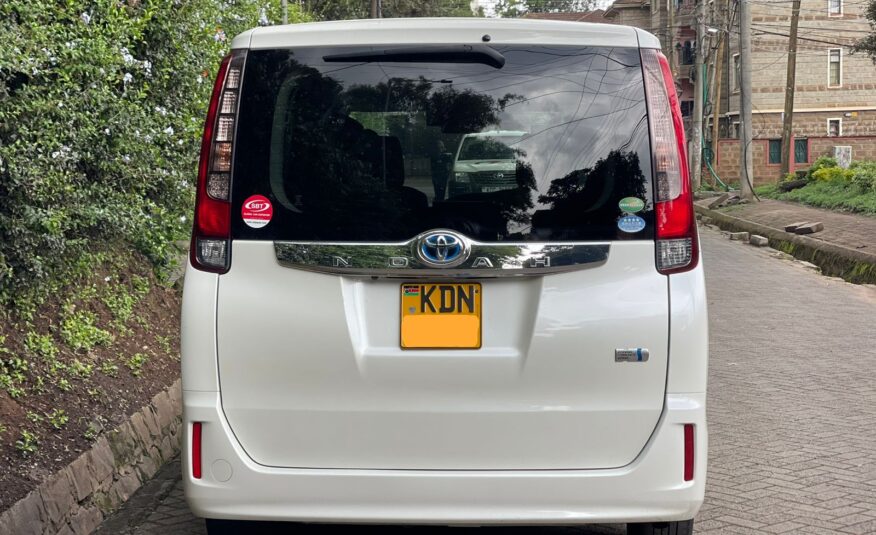 2016 Toyota Noah Hybrid