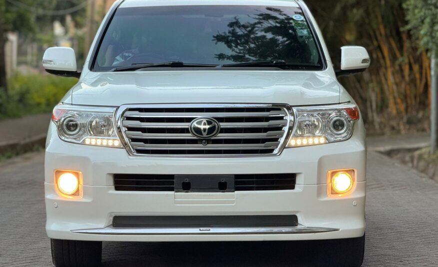 2015 Toyota Landcruiser V8 ZX