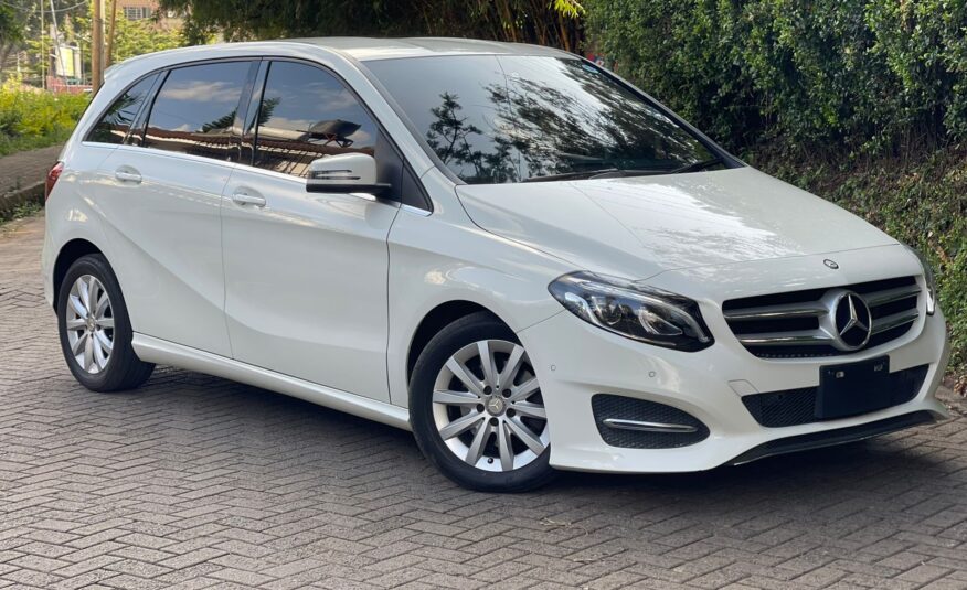 2016 Mercedes-Benz B180