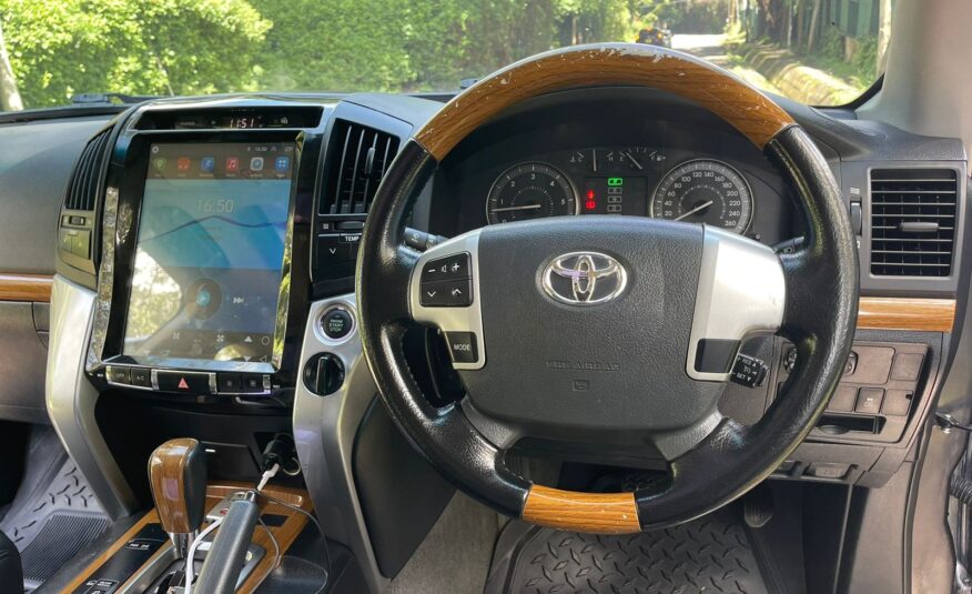 2014 Toyota Landcruiser VXR V8