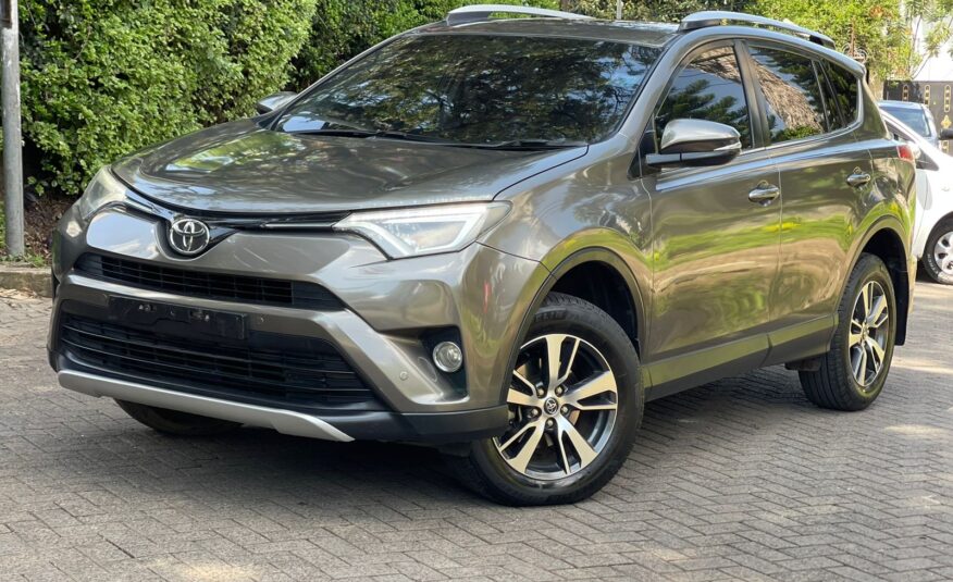 2016 Toyota RAV4 Local