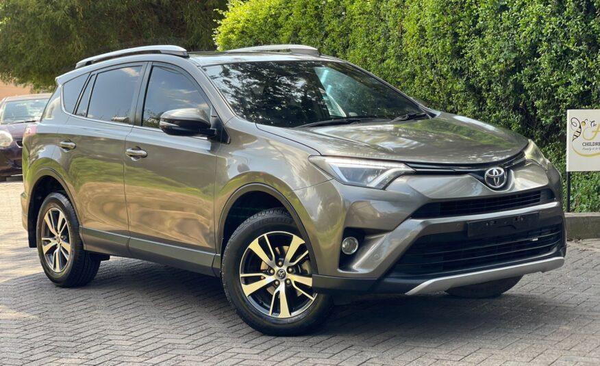 2016 Toyota RAV4 Local