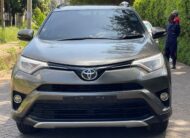 2016 Toyota RAV4 Local