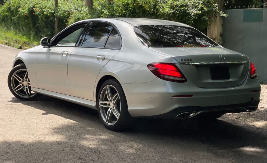 2016 Mercedes-Benz E200