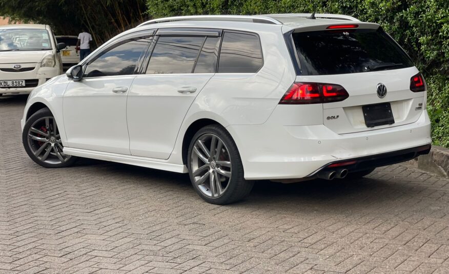 2015 Volkswagen Golf R-Line