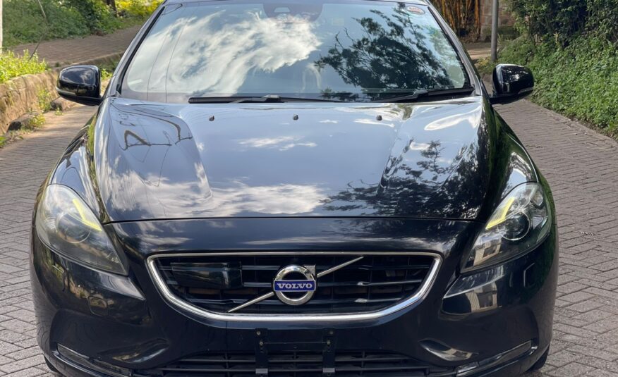 2015 Volvo V40 T4