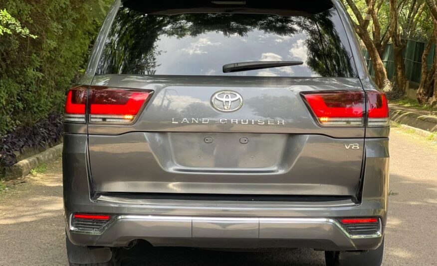 2016 Toyota Land Cruiser V8 2016 | (Fully Upgraded TO LC300 2023)