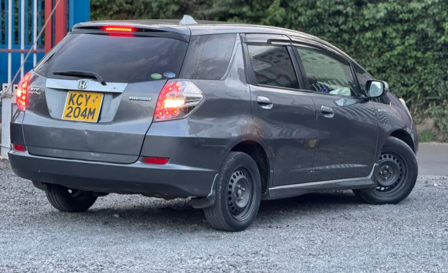 2013 Honda Fit Shuttle Hybrid