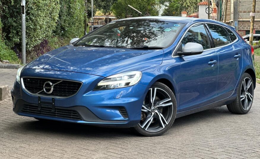 2017 Volvo V40 T5 R-Design