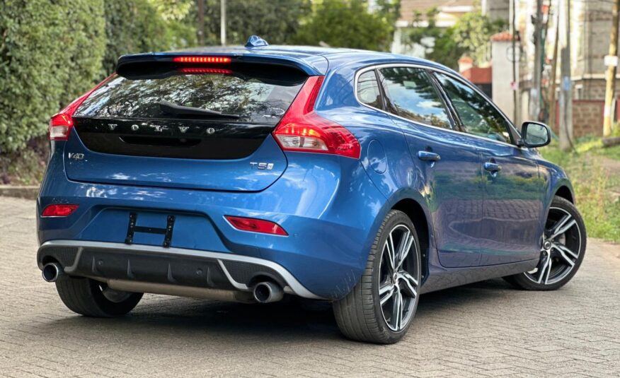 2017 Volvo V40 T5 R-Design