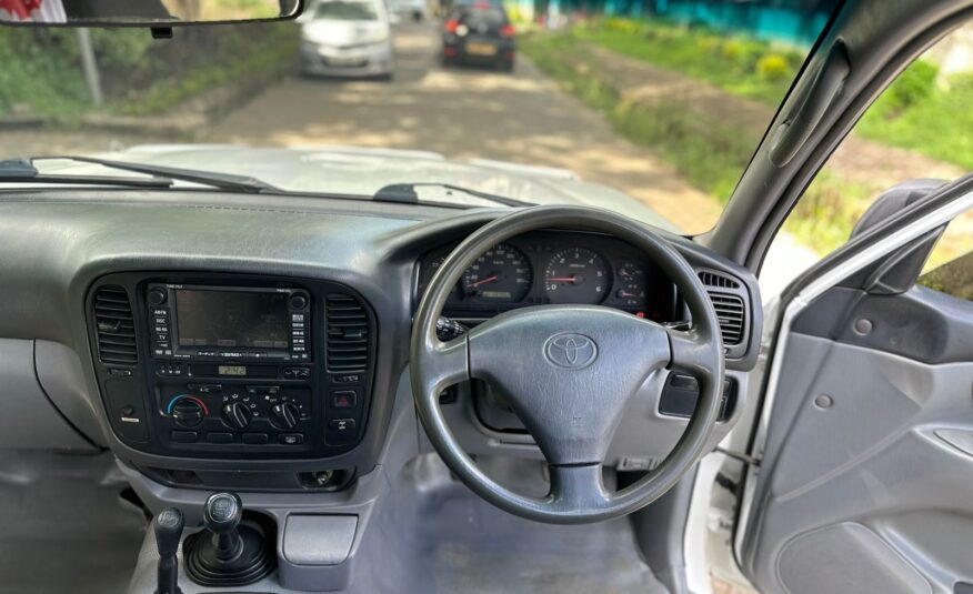 2004 Toyota Land Cruiser GX