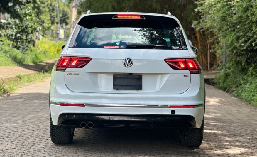 2017 Volkswagen Tiguan 1.4T R-Line🔥/46K Kms