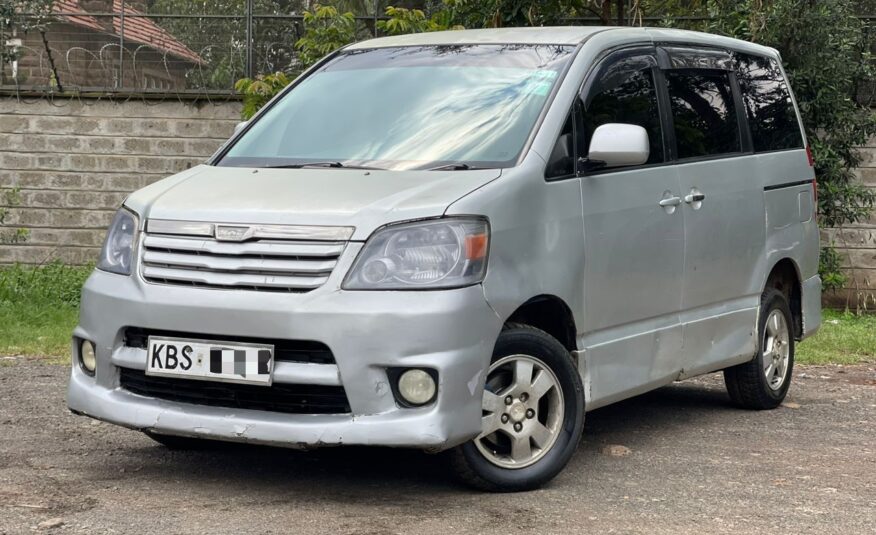 2006 Toyota Noah