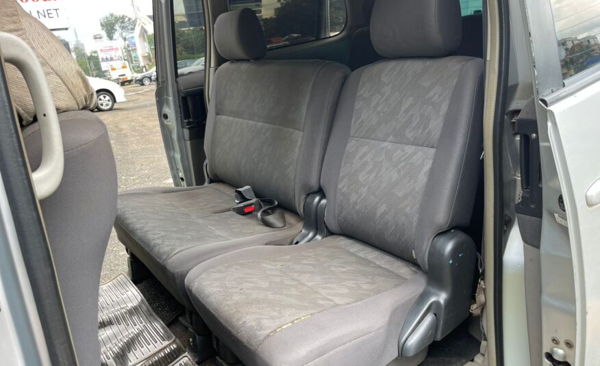 2006 Toyota Noah