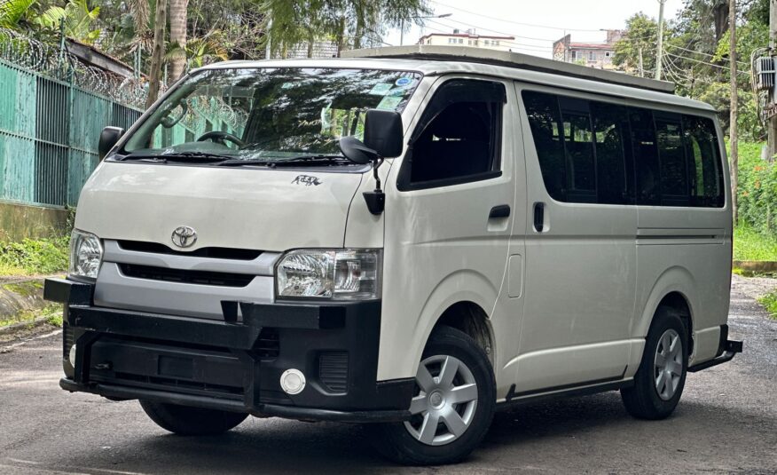 2016 Toyota Hiace 7L