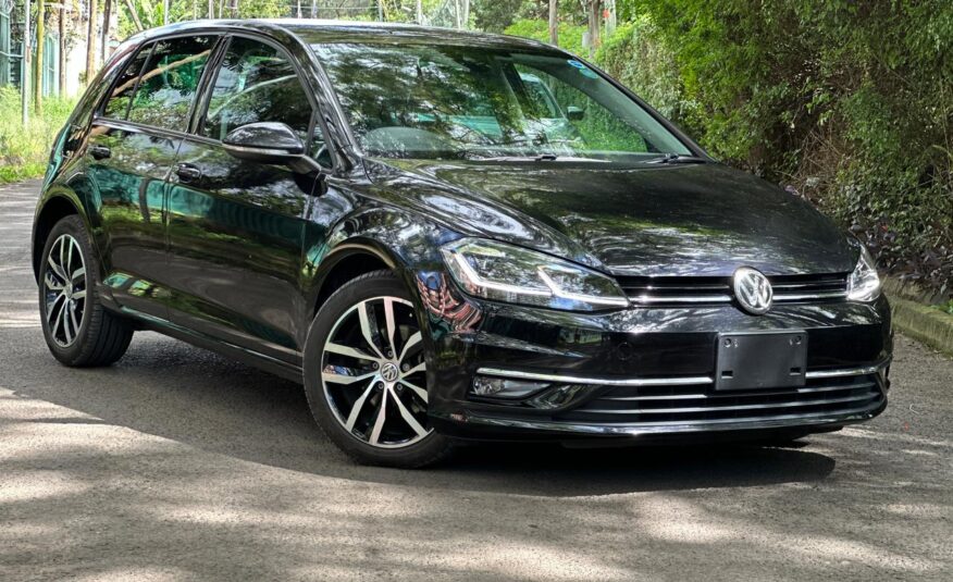 2017 Volkswagen  Golf Turbo 7.5🔥NewShape_