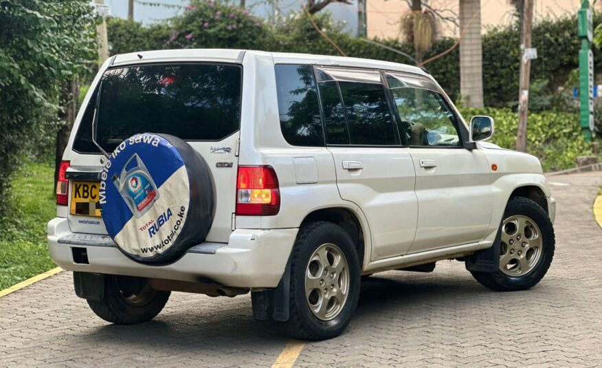 2002 Mitsubishi Pajero IO