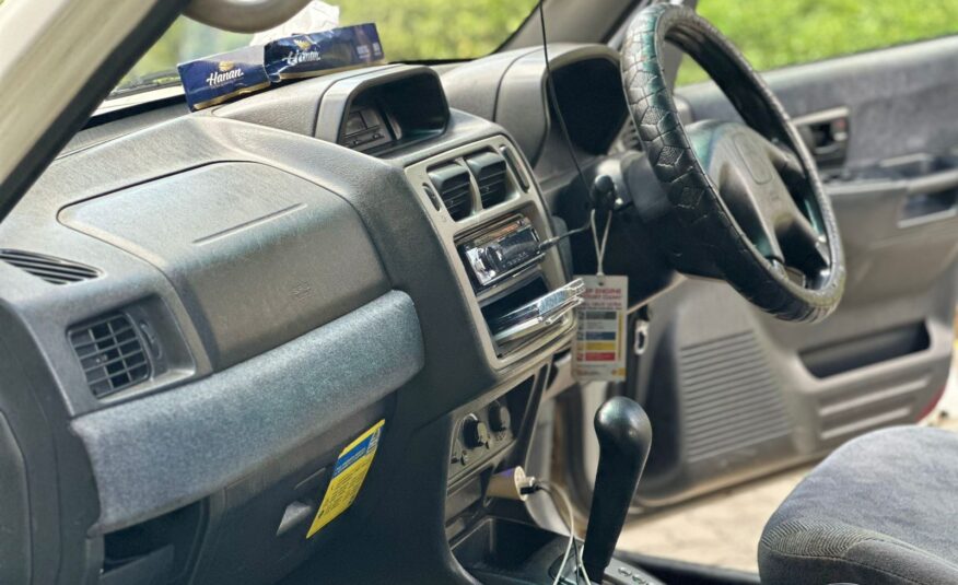 2002 Mitsubishi Pajero IO